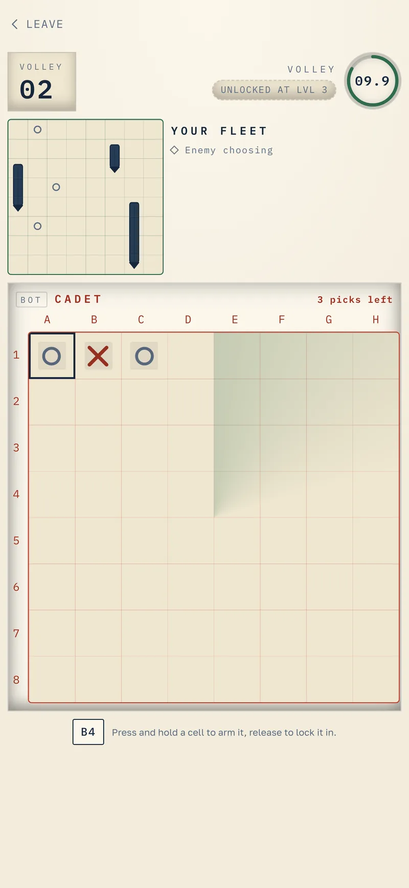 Nauvo im Spiel: ein kleines Raster mit Ihrer Flotte über einem Zielraster von acht mal acht Feldern, drei zu setzende Ziele und ein runder Salventimer mit der Anzeige 09.9.